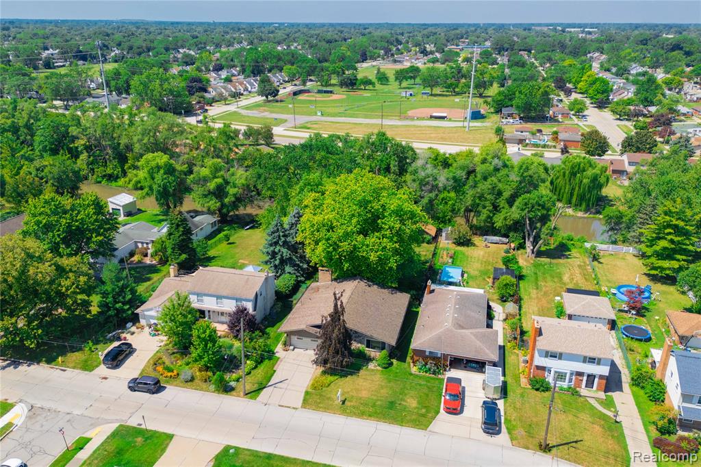 472 Riverside Drive, Wyandotte, MI 48192 — Photo 40