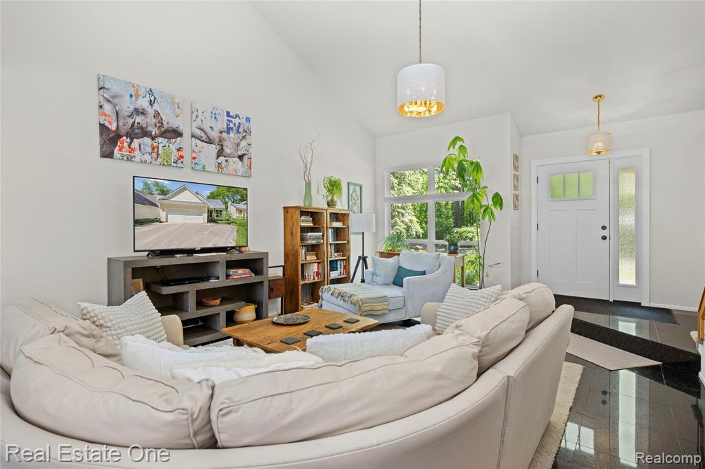 344 N Lake Angelus Road, Auburn Hills, MI 48326 — Photo 14