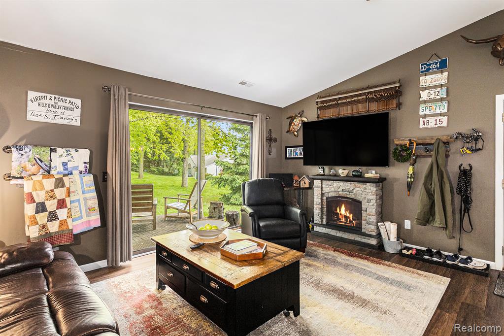 313 Spring Brooke Drive, Brighton, MI 48116 — Photo 8