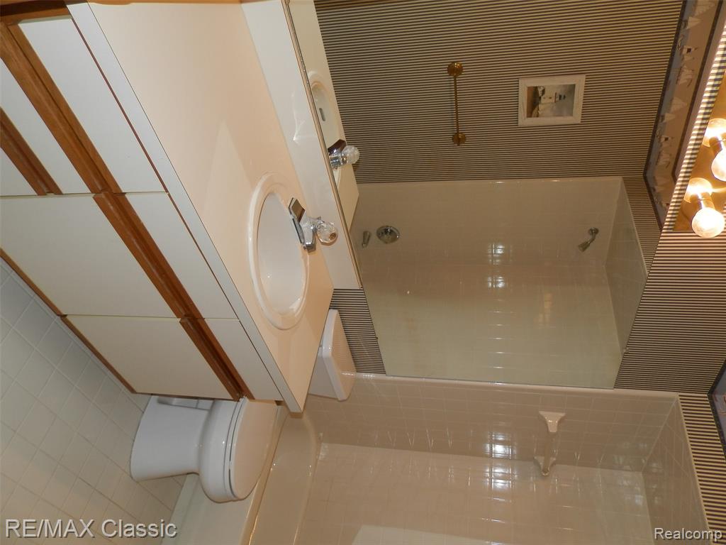 41345 Singh Boulevard, Novi, MI — Photo 22