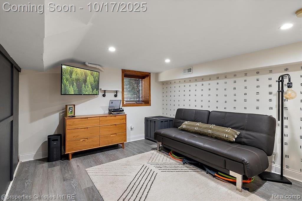 3076 Pridham Street, Keego Harbor, MI 48320 — Photo 28