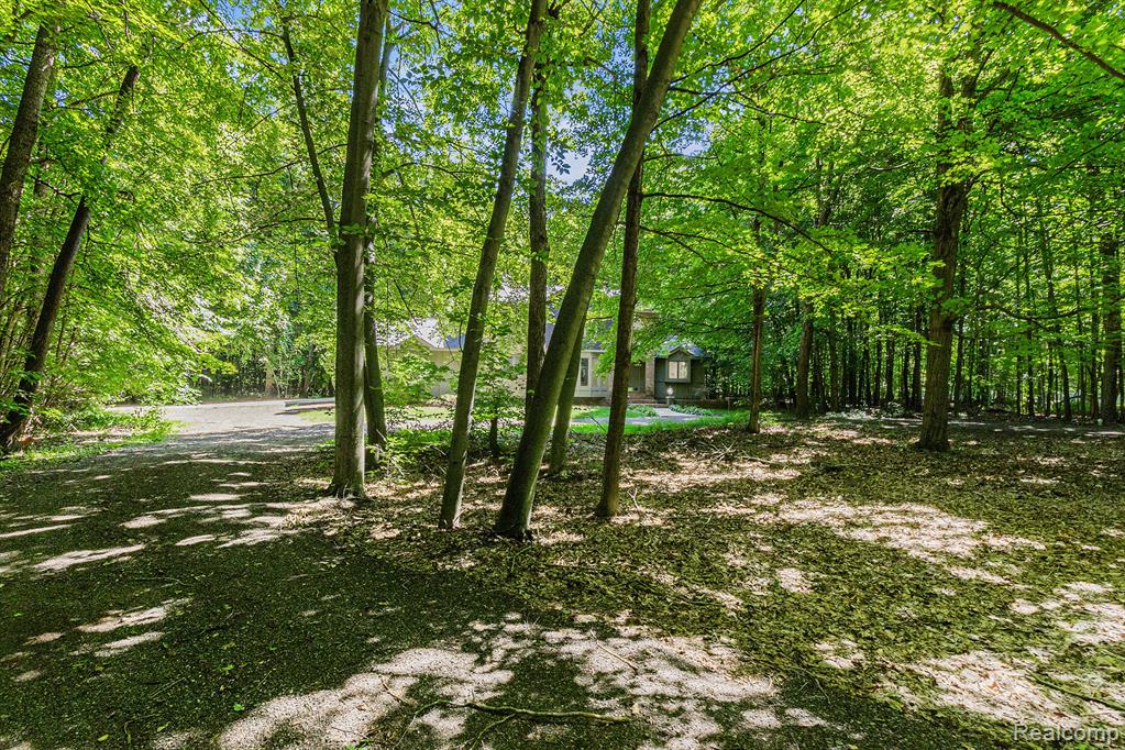 1207 Sugarbush Drive, Lapeer, MI 48446 — Photo 28