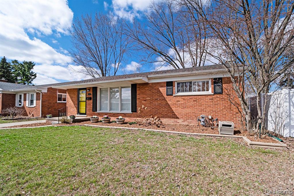 9369 CALIFORNIA Street, Livonia, MI 48150 — Photo 4