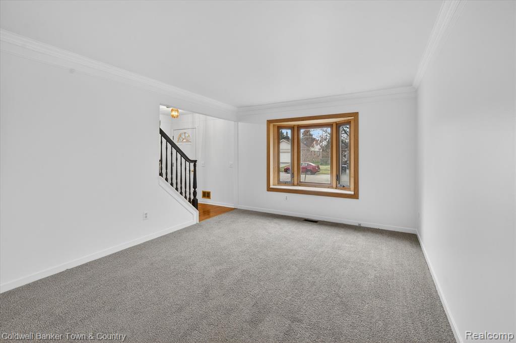 8895 Knolson Avenue, Livonia, MI 48150 — Photo 7