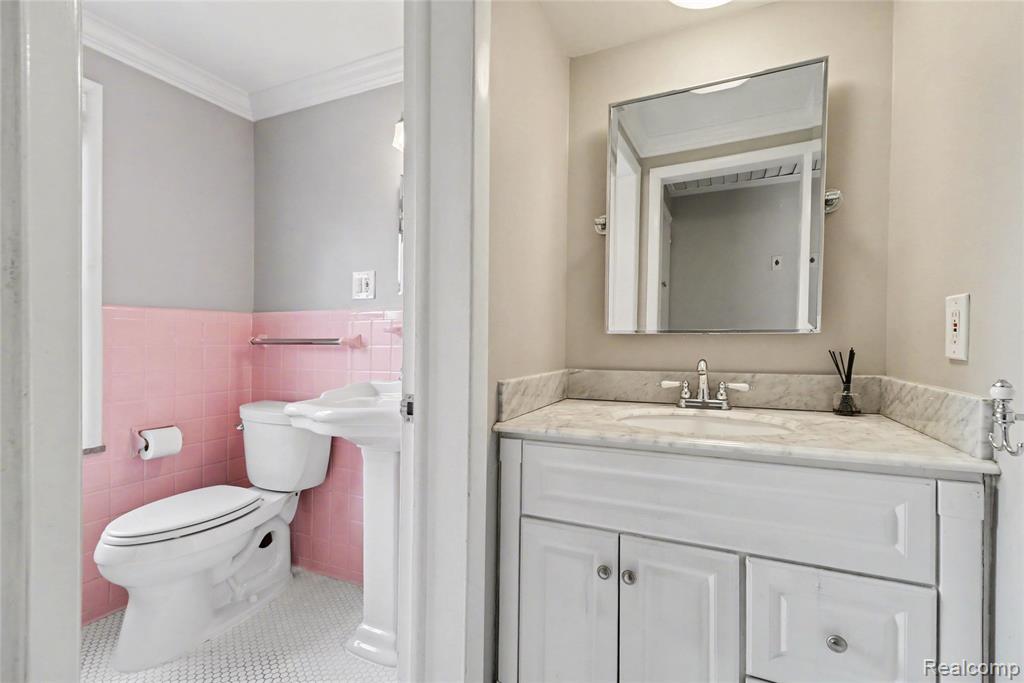 32240 Auburn Drive, Beverly Hills, MI 48025 — Photo 13