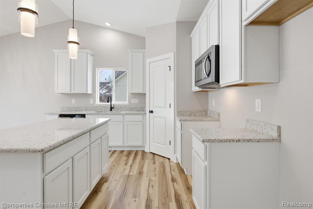 23150 Waterview Drive, New Boston, MI 48164 — Photo 11