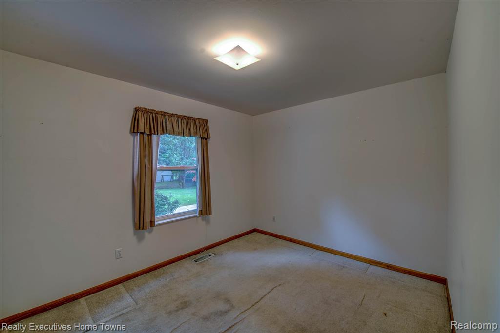 3232 Elecia Drive, Port Huron, MI 48060 — Photo 13