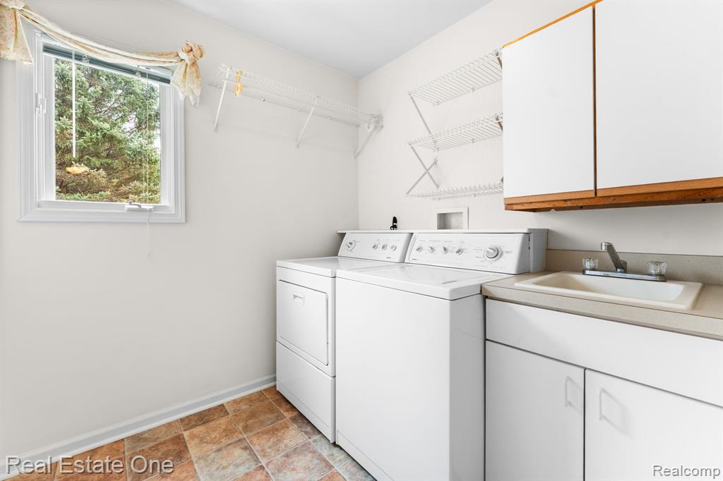 9305 Rotondo Drive, Howell, MI 48855 — Photo 11