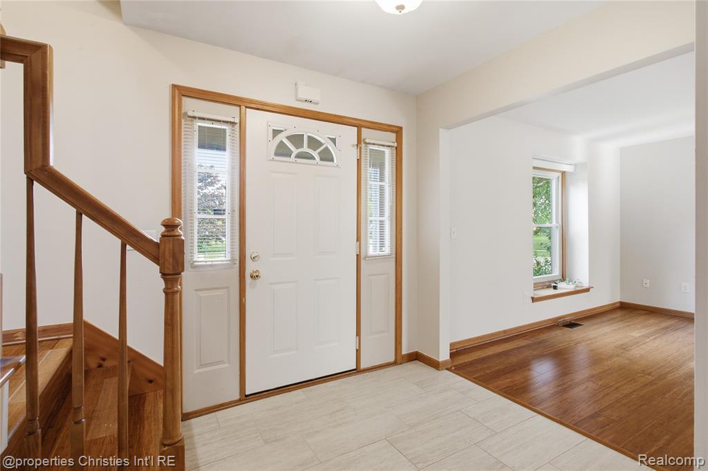 6474 Bedview Drive, Saline, MI 48176 — Photo 4