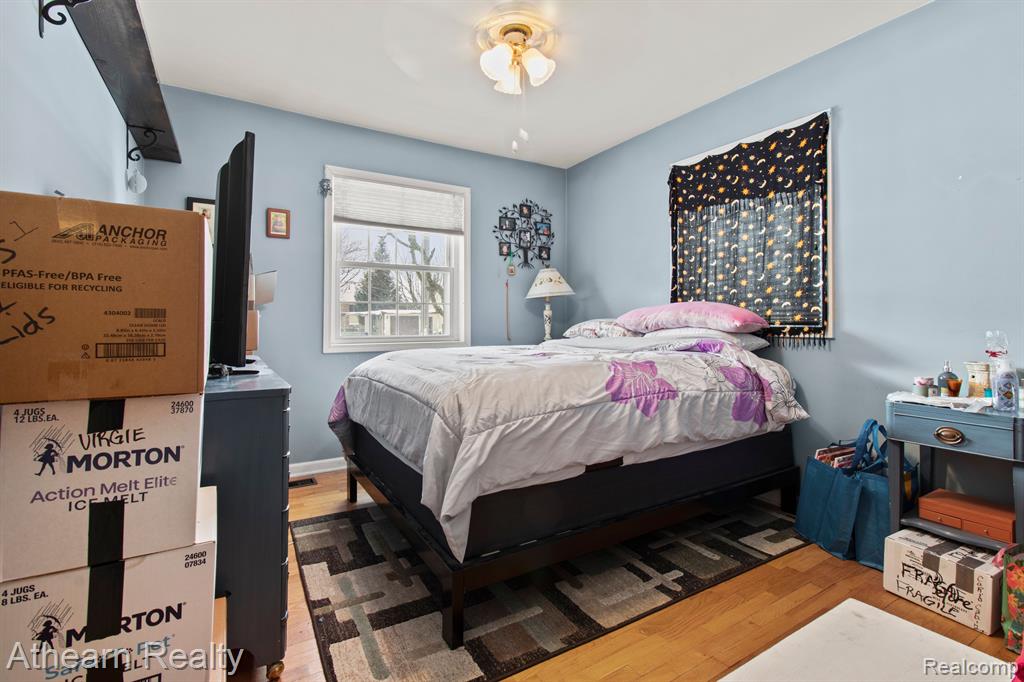 822 SOUTHWOOD Drive, Fenton, MI 48430 — Photo 8