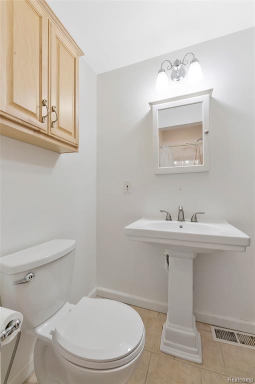 811 Miller Road, Lake Orion, MI 48362 — Photo 25