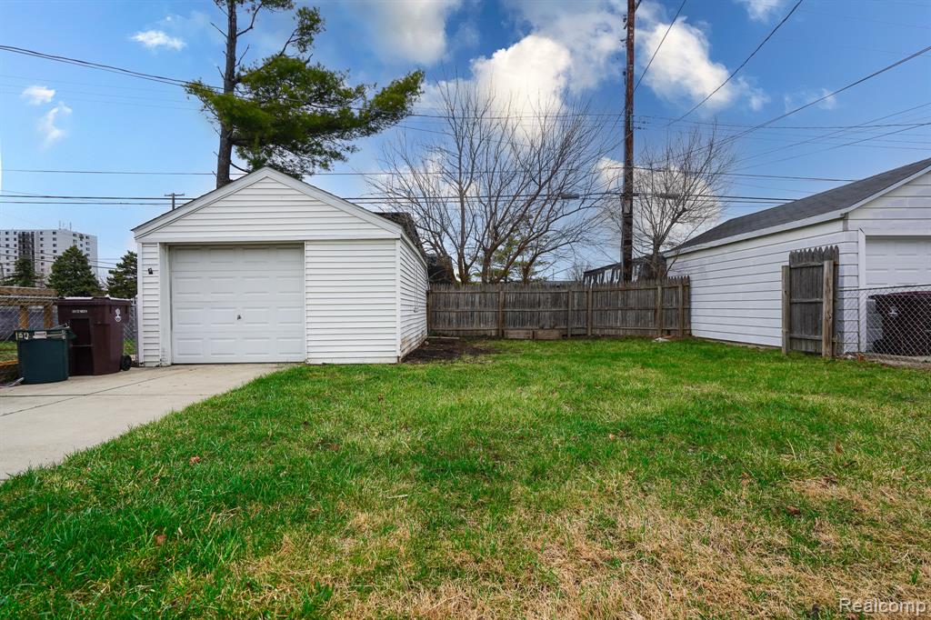 8221 Coolidge, Center Line, MI 48015 — Photo 6