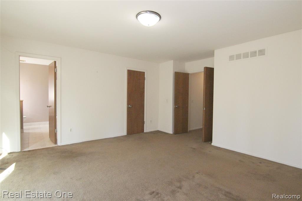4458 Southmoor Lane, West Bloomfield, MI 48323 — Photo 15