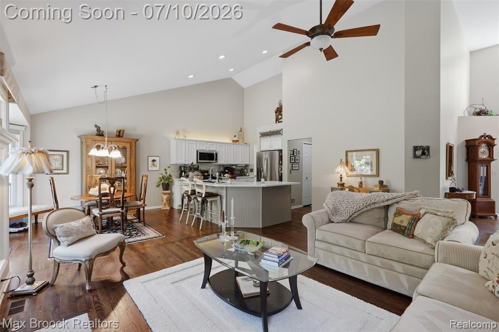 5804 S Windstar Circle, 22, Waterford, MI 48327 — Photo 11