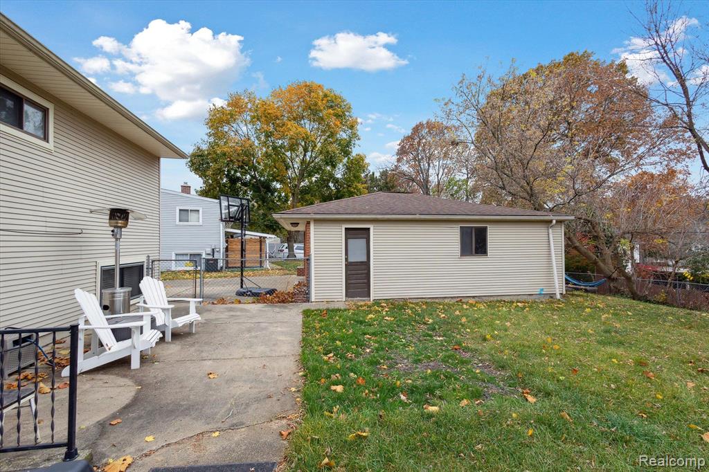 798 PANORAMA Drive, Milford, MI 48381 — Photo 30