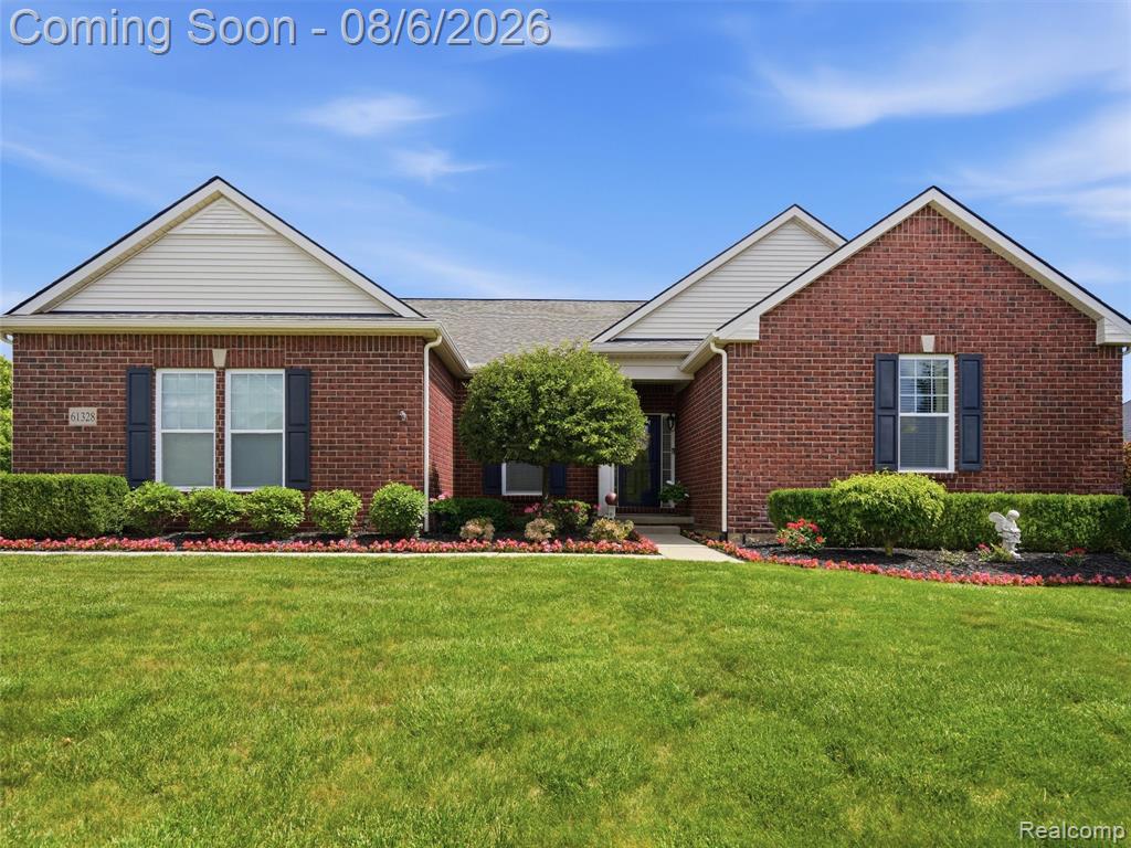 61328 Saddlecreek Drive, South Lyon, MI 48178