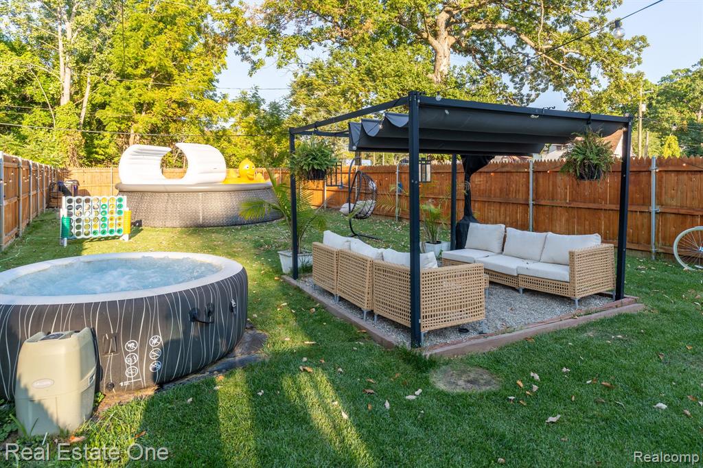 2420 FISCHER Street, Detroit, MI 48214 — Photo 37