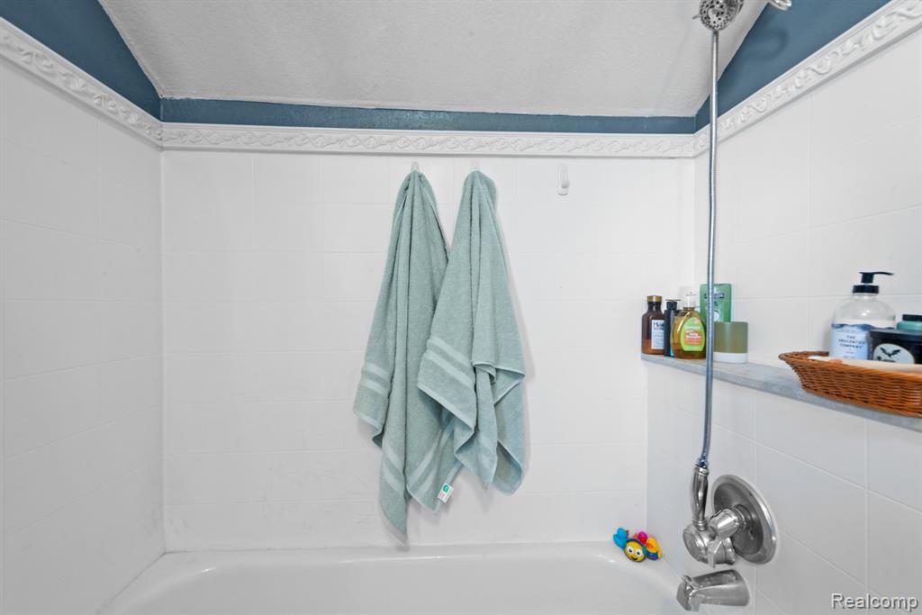 9269 Dixon Road, Monroe, MI 48161 — Photo 19