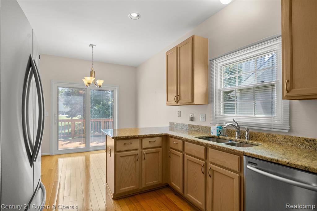 41665 CHARLESTON Lane, Novi, MI 48377 — Photo 20