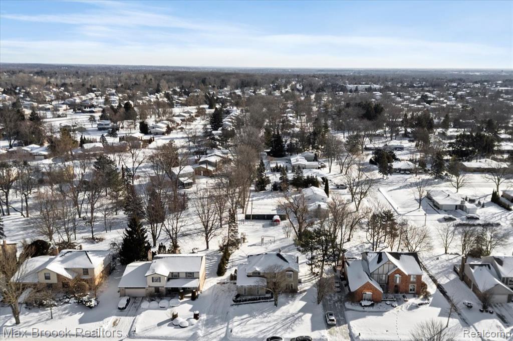 412 Shellbourne Drive, Rochester Hills, MI 48309 — Photo 48