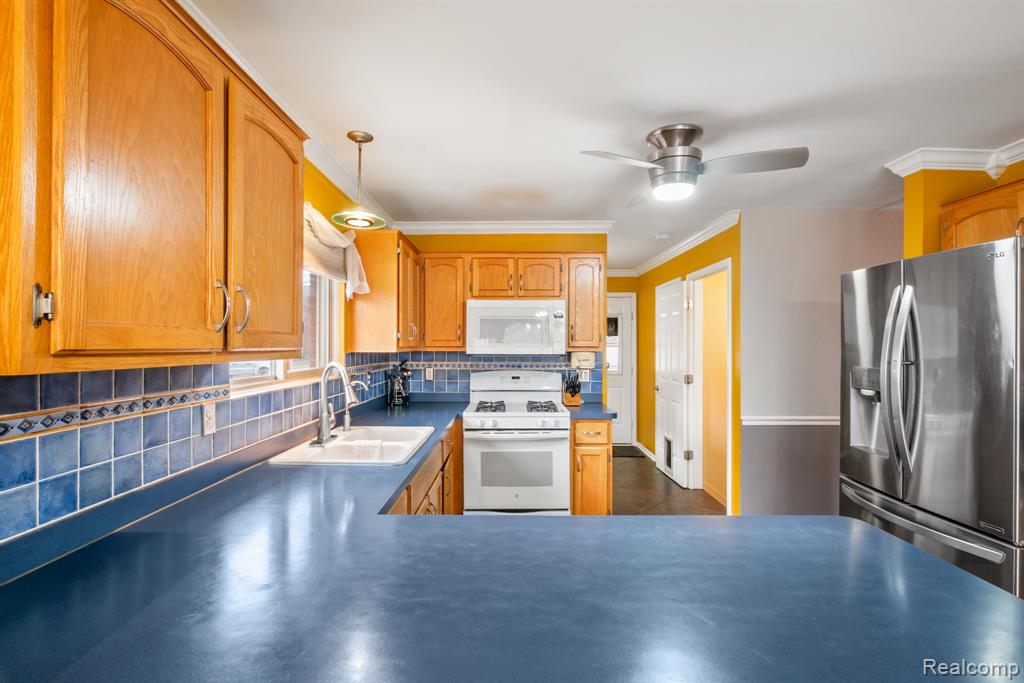 49248 Berkshire Drive, Chesterfield, MI 48047 — Photo 23