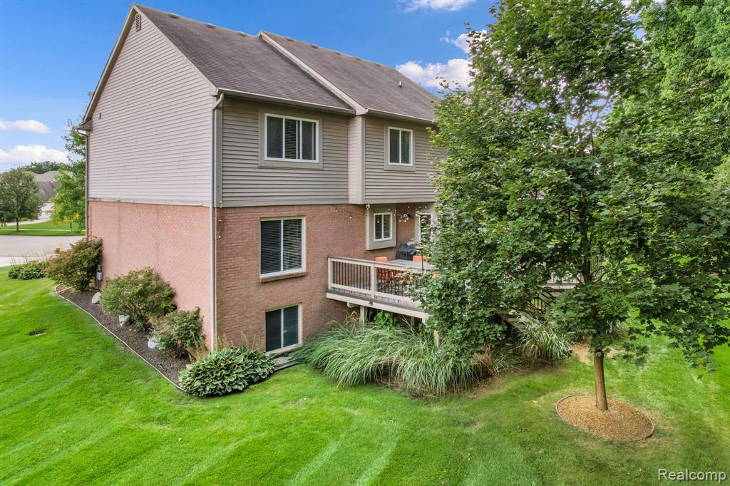 30182 Magnolia Dr Magnolia Drive, New Hudson, MI 48165 — Photo 6