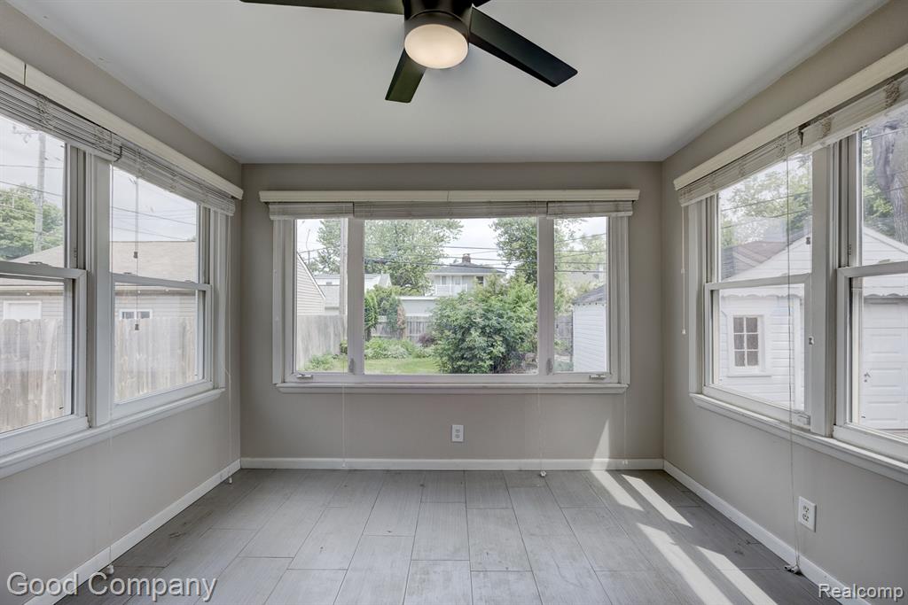 830 W HAZELHURST Street, Ferndale, MI 48220 — Photo 18