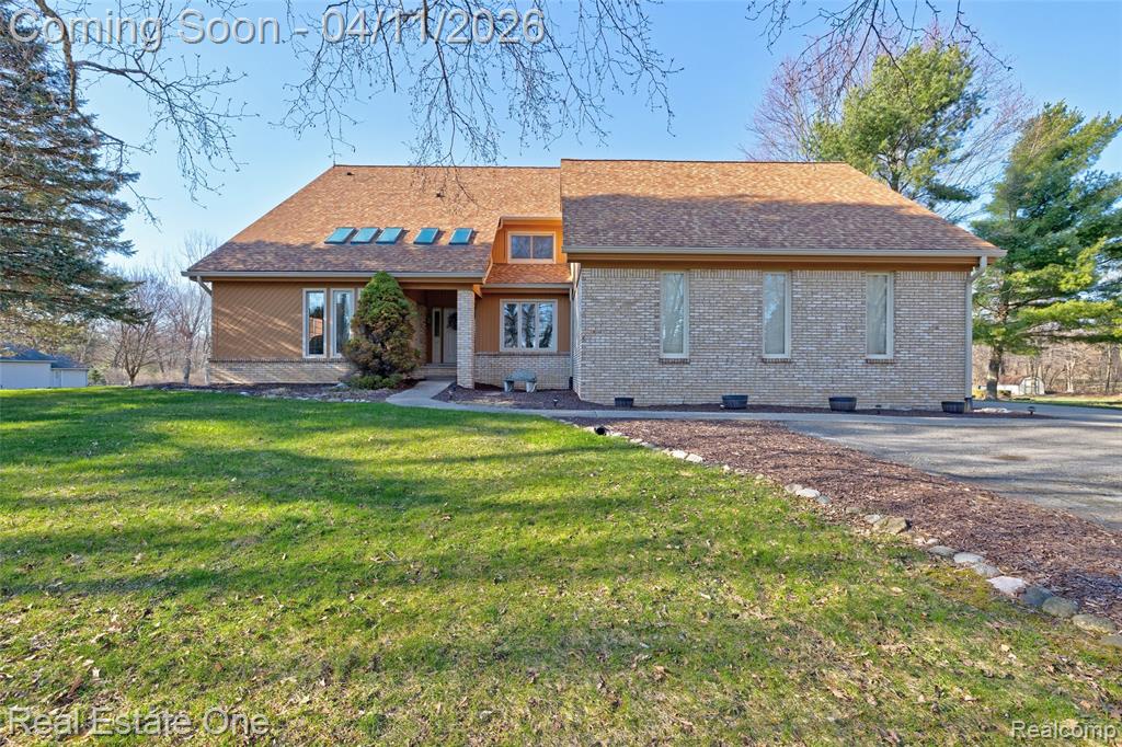 6400 Oak Hill Road, Ortonville, MI 48462 — front exterior