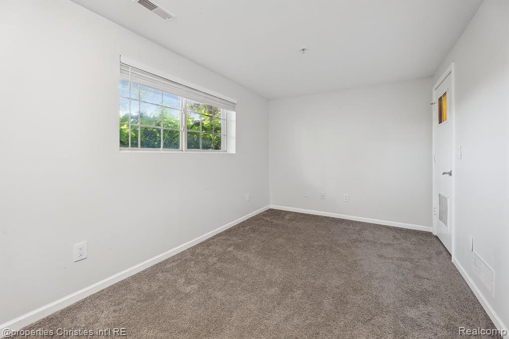 39771 ROCKCREST Circle, Northville, MI — Photo 34