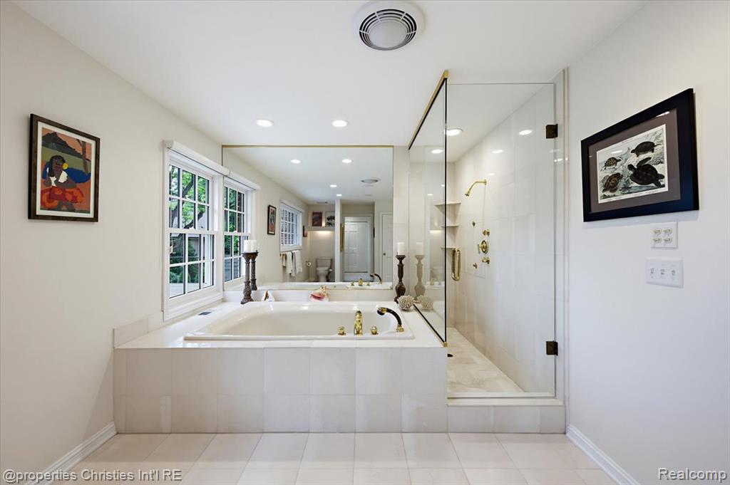 950 E Glengarry Circle, Bloomfield Hills, MI 48301 — Photo 36