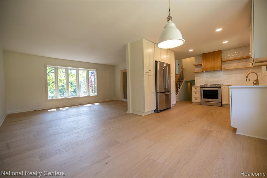 6050 UPPER STRAITS Boulevard, West Bloomfield, MI 48324 — Photo 13