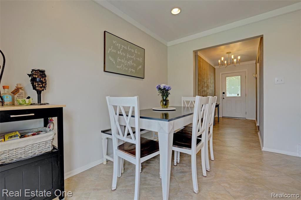 327 Coats Road, Lake Orion, MI 48362 — Photo 18
