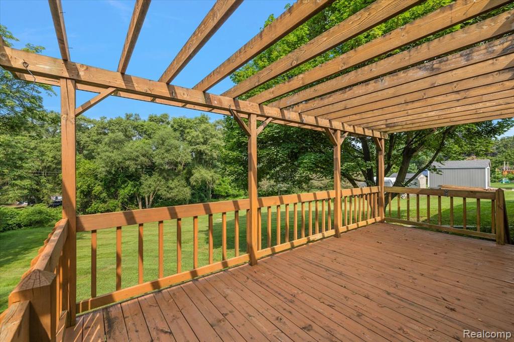 2947 SUN TERRACE Drive, Hartland, MI 48353 — Photo 22