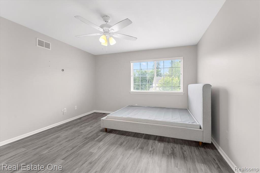 26783 Kirkway Circle, Woodhaven, MI 48183 — Photo 18