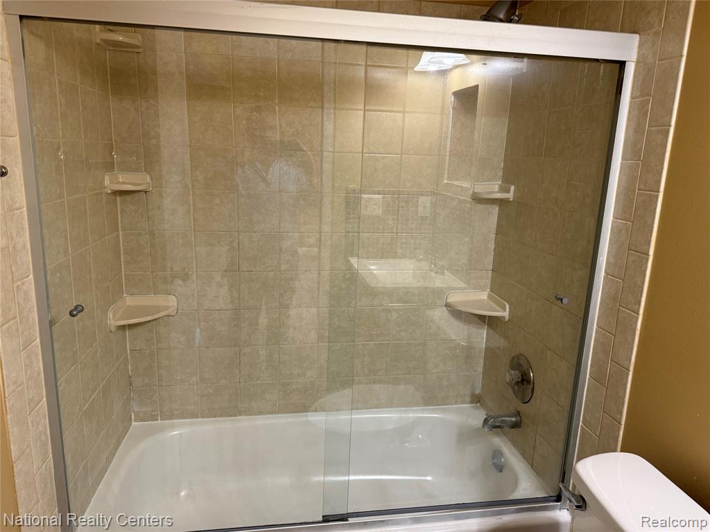 5619 Fox Hill Drive, Sterling Heights, MI 48310 — Photo 7