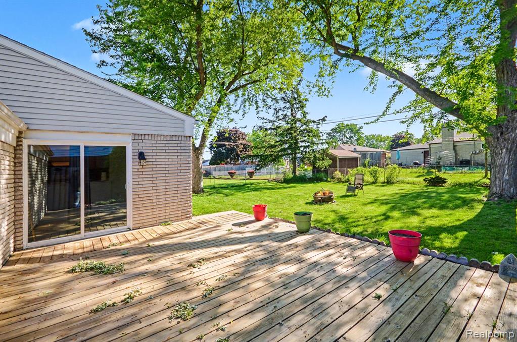 35252 Simon Drive, Clinton Twp, MI 48035 — Photo 17