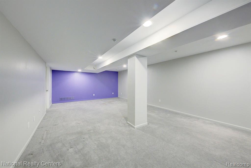 8201 ALEXA Drive, Walled Lake, MI 48390 — Photo 24