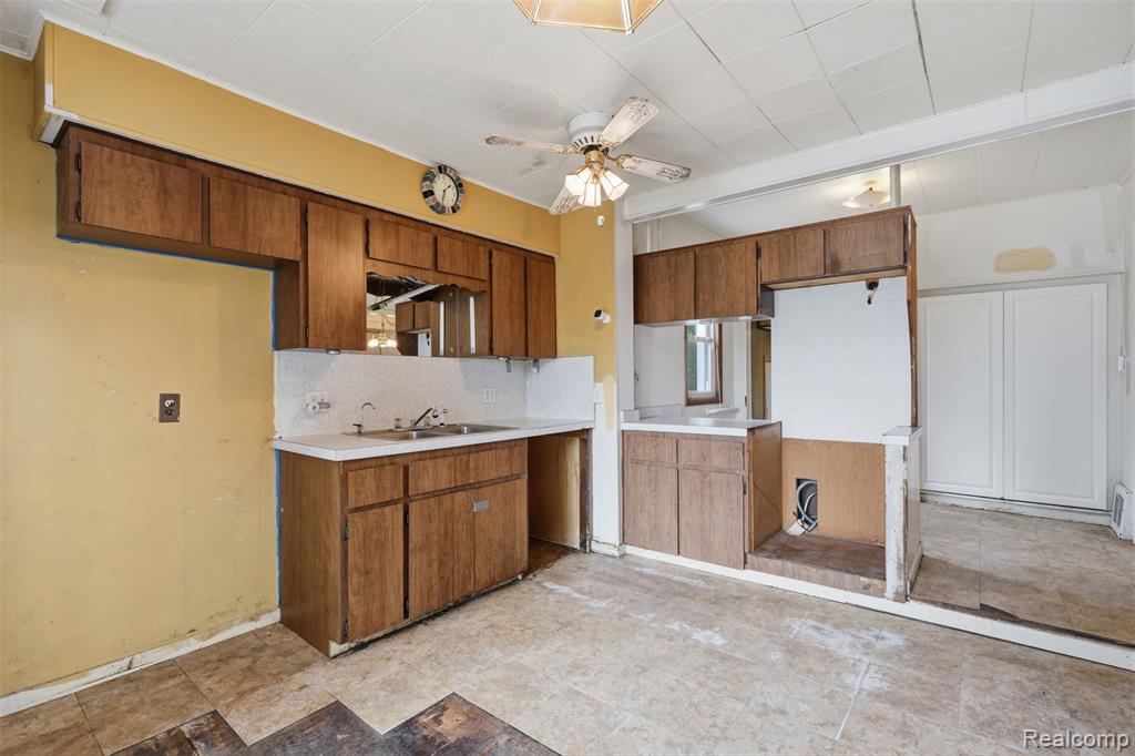 75 Preston Avenue, Waterford, MI 48328 — Photo 13
