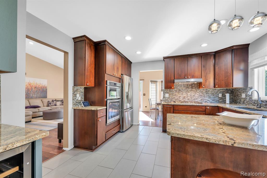 5039 LAGOONS Circle S, West Bloomfield, MI 48323 — Photo 14