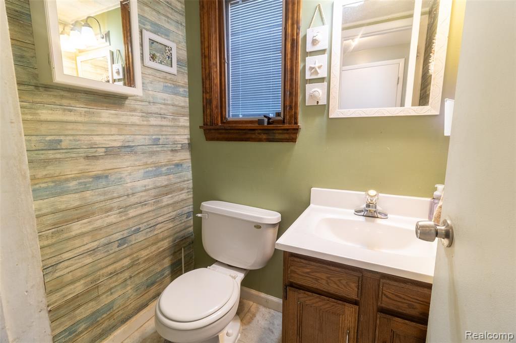 24550 Colonial Drive, Woodhaven, MI 48183 — Photo 14