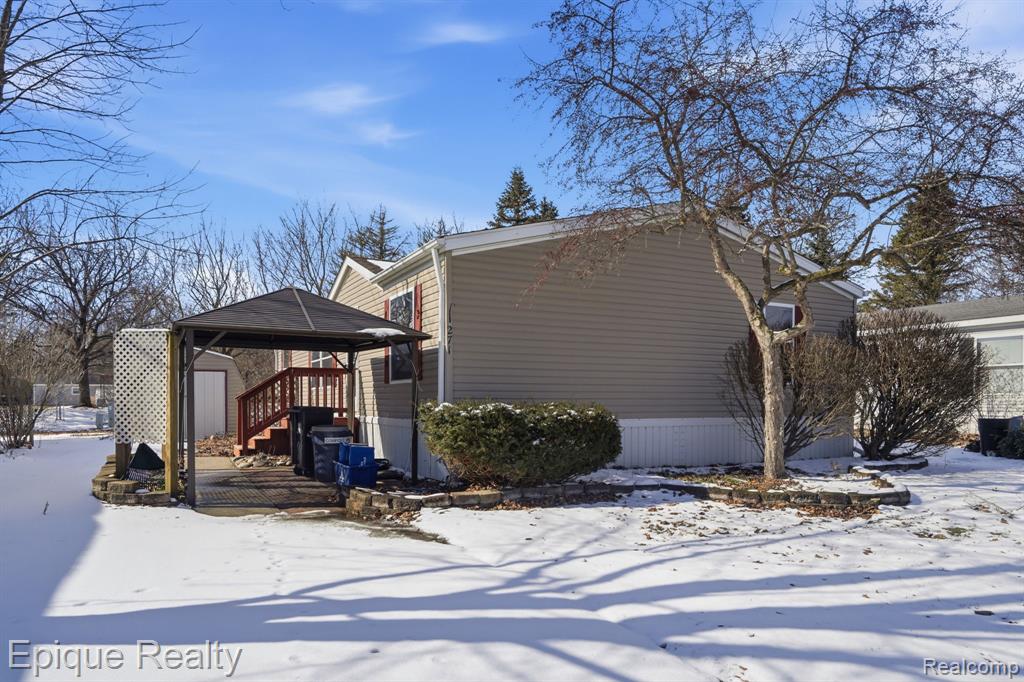 271 Lovell Court, Flushing, MI 48433 — Photo 2