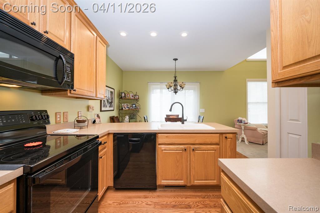 282 Stratford Lane, Lake Orion, MI — Photo 16