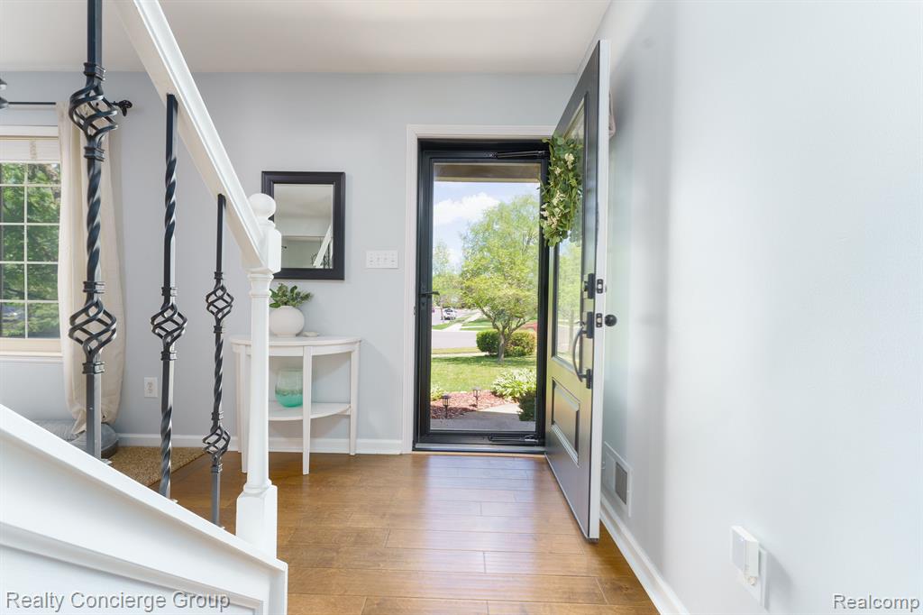455 EAGLE Way, South Lyon, MI 48178 — Photo 3