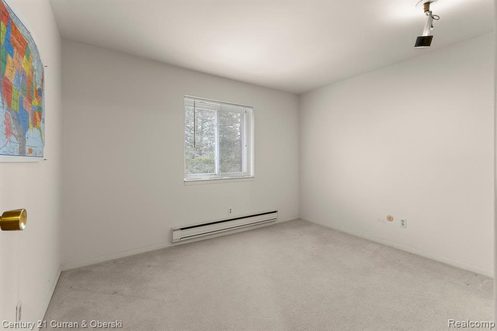 1852 COLONIAL VILLAGE Way, 3, Waterford, MI 48328 — Photo 21
