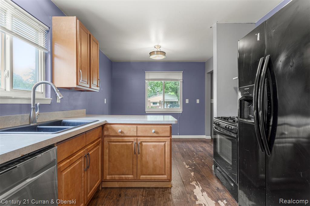 4924 HAZEL Street, Dearborn Heights, MI 48125 — Photo 8