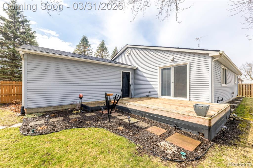 3264 Lake Drive, Fort Gratiot, MI 48059 — Photo 4