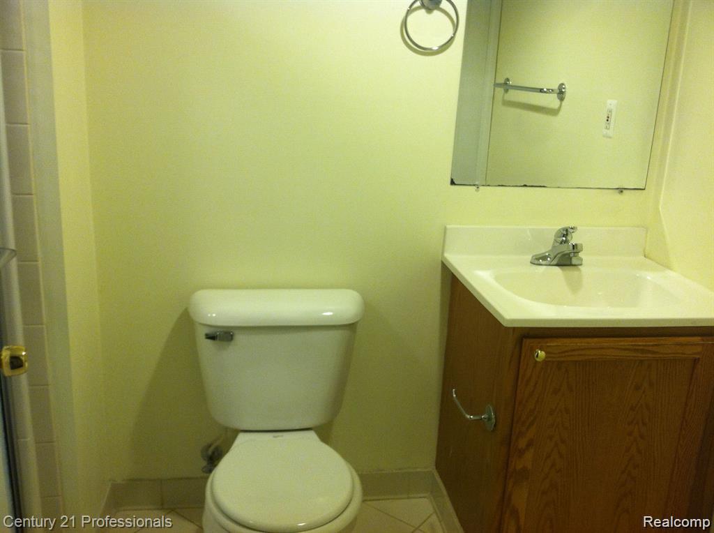 9555 Arcola Street, Livonia, MI 48150 — Photo 12