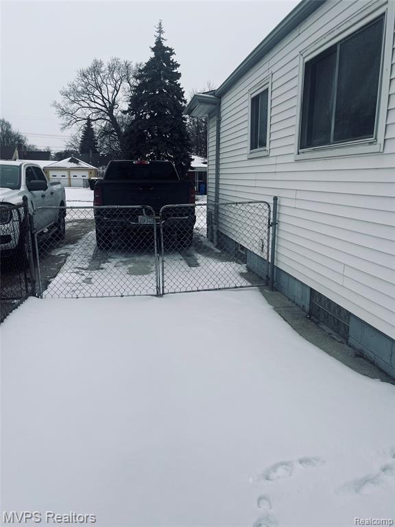 45 W Hudson Avenue, Madison Heights, MI 48071 — Photo 16