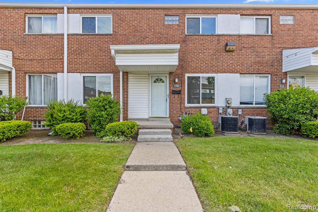534 SAINT MARON, Detroit, MI 48207 — front exterior
