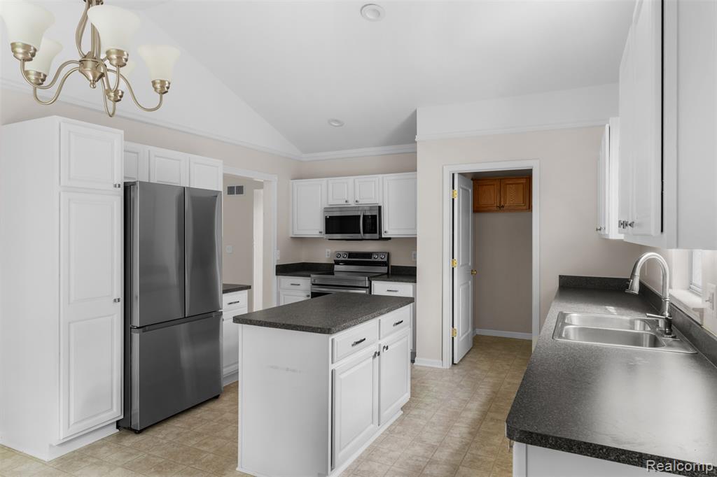 45815 Grant Court, Macomb, MI 48044 — Photo 7